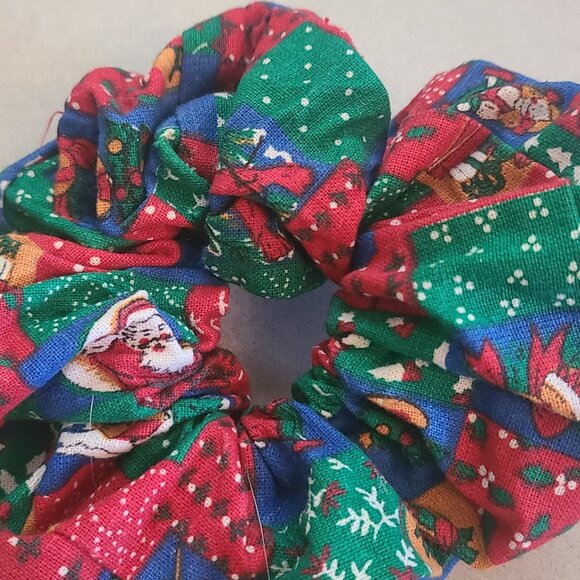 Christmas Themed Scrunchie - Picture 2 of 4